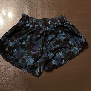 Lululemon Hotty Hot Short Low-Rise 4” Long